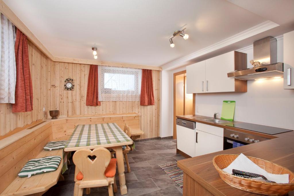 Apartmán Ferienhaus Hochwimmer Hollersbach im Pinzgau Pokoj fotografie